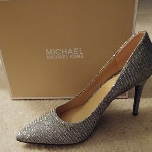 Michael Kors Claire Chain-Mesh Pump